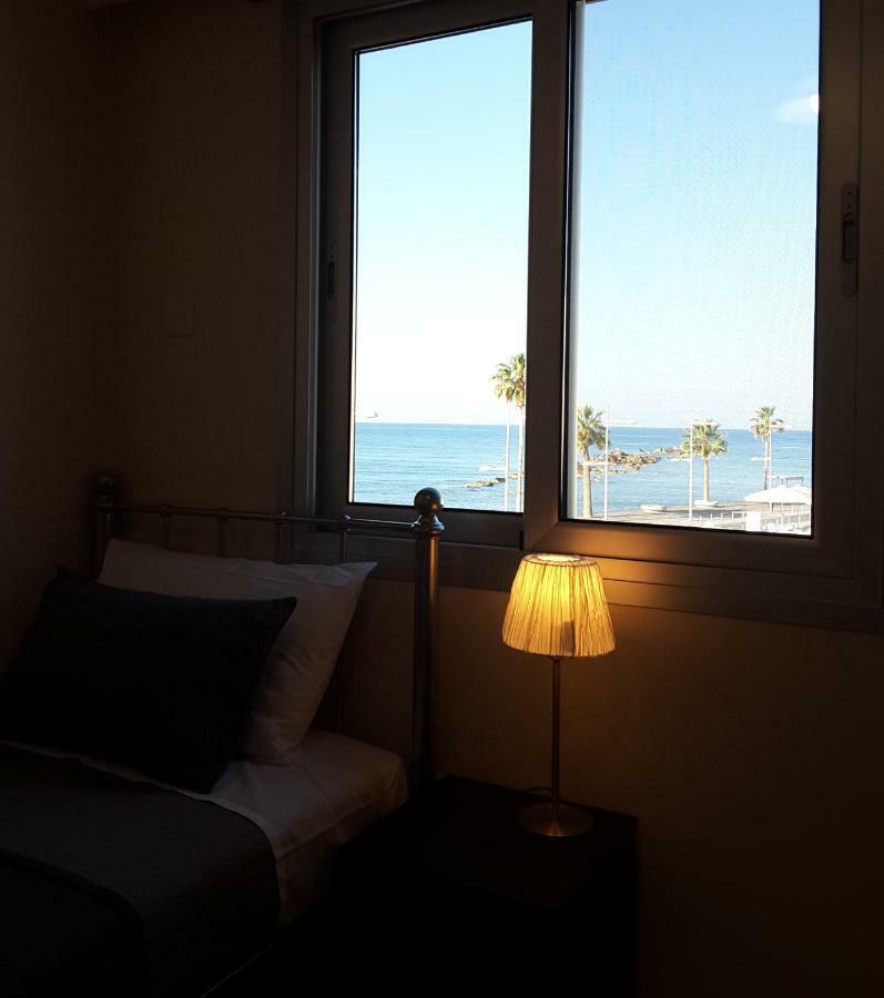 Lighthouse By The Sea Lovely 2Bdr Apartment Paphos Buitenkant foto